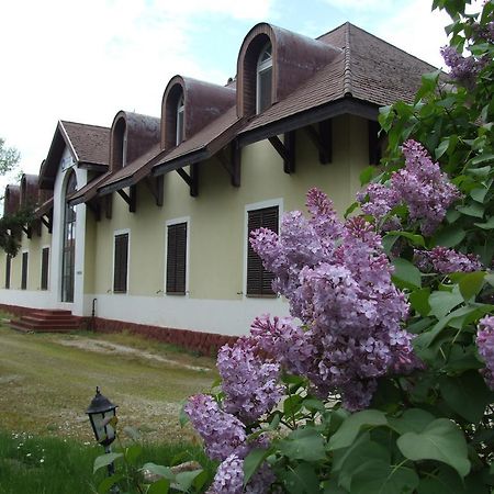 Aranyhid Hotel Balatonboglár エクステリア 写真