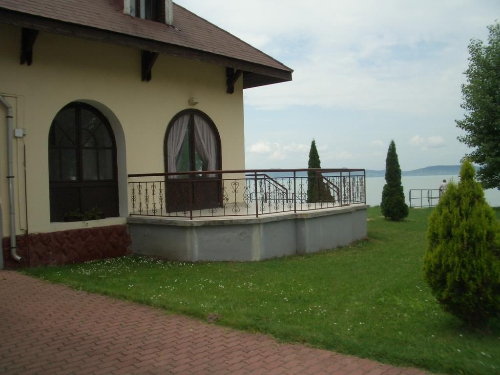 Aranyhid Hotel Balatonboglár エクステリア 写真