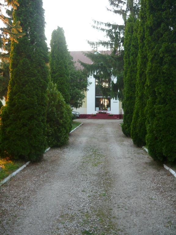 Aranyhid Hotel Balatonboglár エクステリア 写真