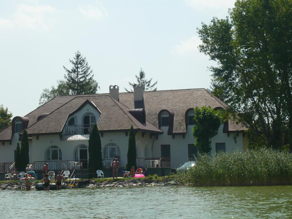 Aranyhid Hotel Balatonboglár エクステリア 写真